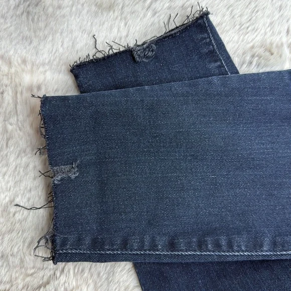 FRAME | Le Skinny de Jeanne, Dark Wash with a Raw Hem,
Size 27 - Picture 12 of 14